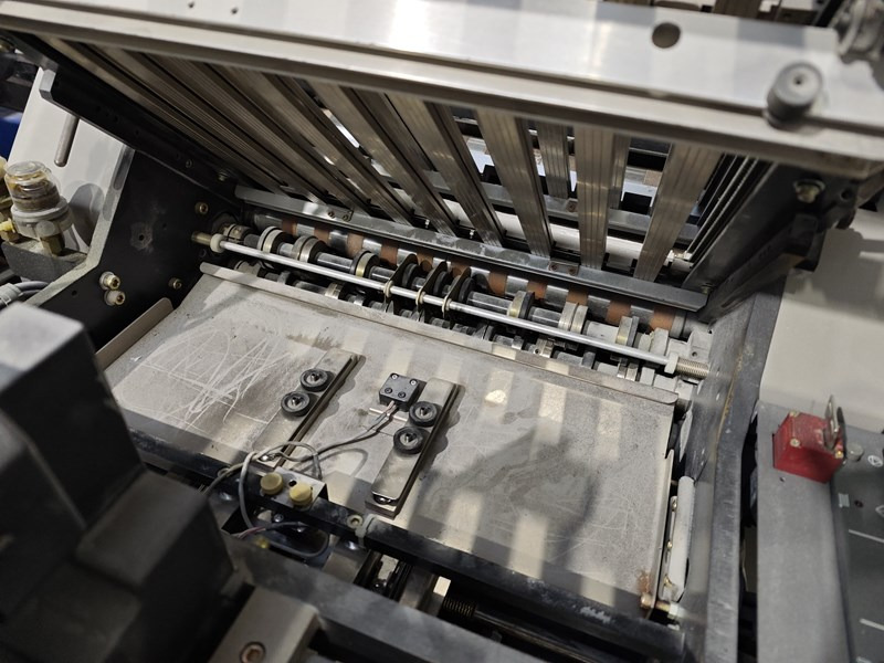 Horizon AFC-504 AKT | 2000 - Plieuse de bureau: photos 2 Horizon AFC-504 AKT | 2000 - Plieuse de bureau: photos 2