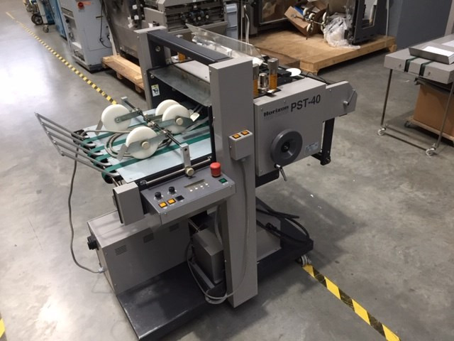 Horizon PST-40 - Plieuse de bureau: photos 1 Horizon PST-40 - Plieuse de bureau: photos 1