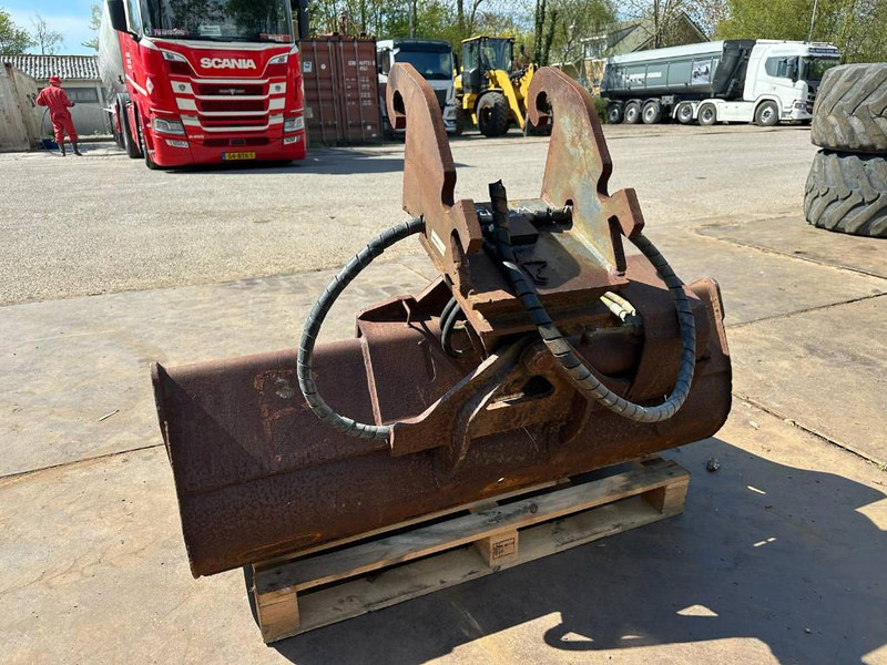 Cangini Benne CW10 tiltbucket / schwenklöffel / kantelbak - Godet pour Engins de chantier: photos 4 Cangini Benne CW10 tiltbucket / schwenklöffel / kantelbak - Godet pour Engins de chantier: photos 4