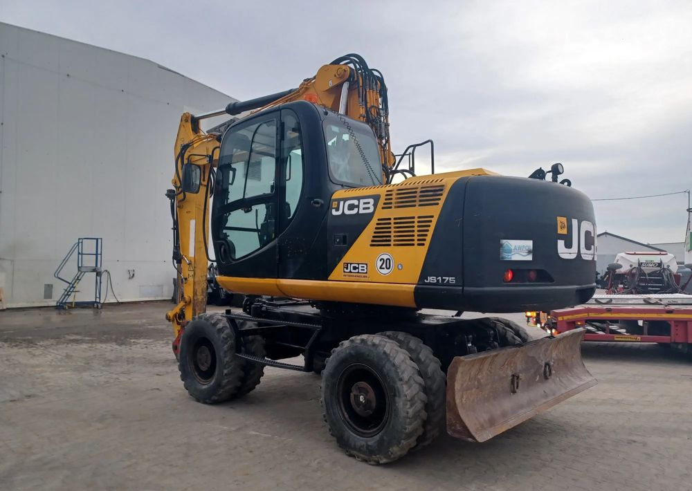 JCB JS175W - Pelle sur pneus: photos 4 JCB JS175W - Pelle sur pneus: photos 4