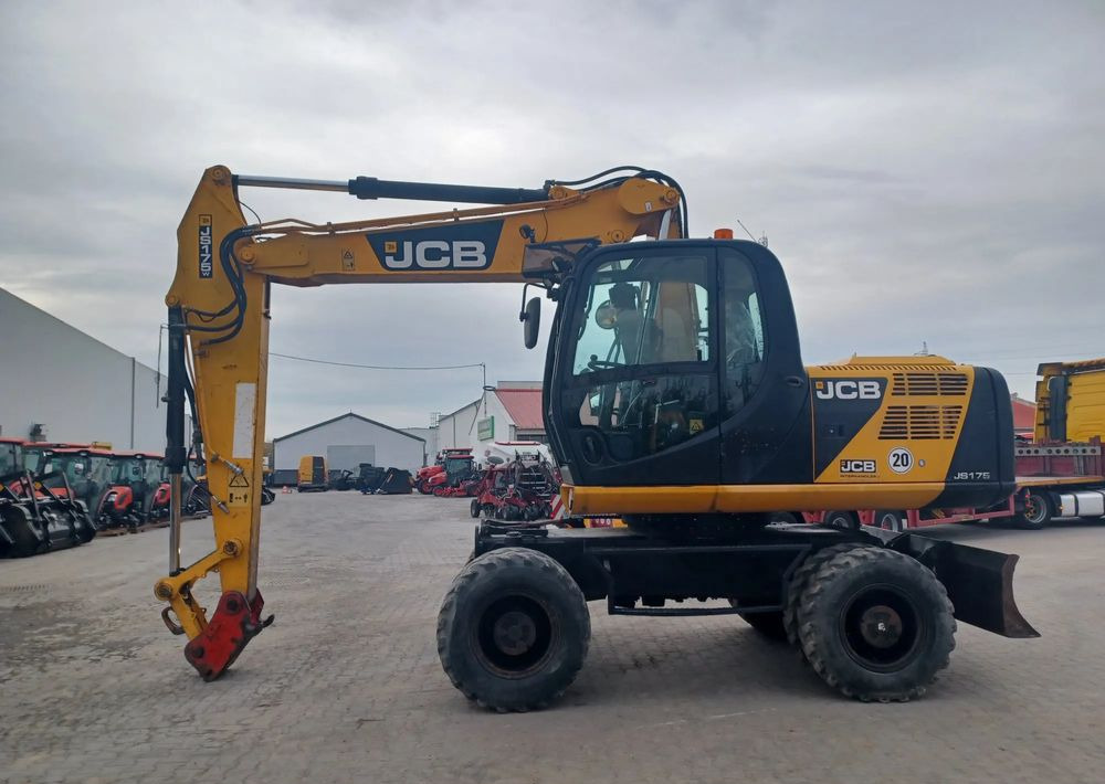 JCB JS175W - Pelle sur pneus: photos 3 JCB JS175W - Pelle sur pneus: photos 3