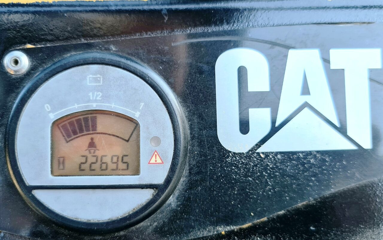 Caterpillar 15 - Chariot élévateur: photos 3 Caterpillar 15 - Chariot élévateur: photos 3