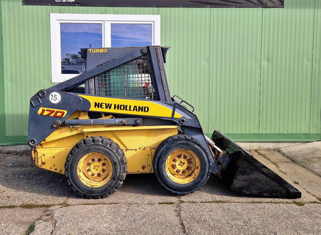 NEW HOLLAND S170 - Mini chargeuse: photos 1 NEW HOLLAND S170 - Mini chargeuse: photos 1