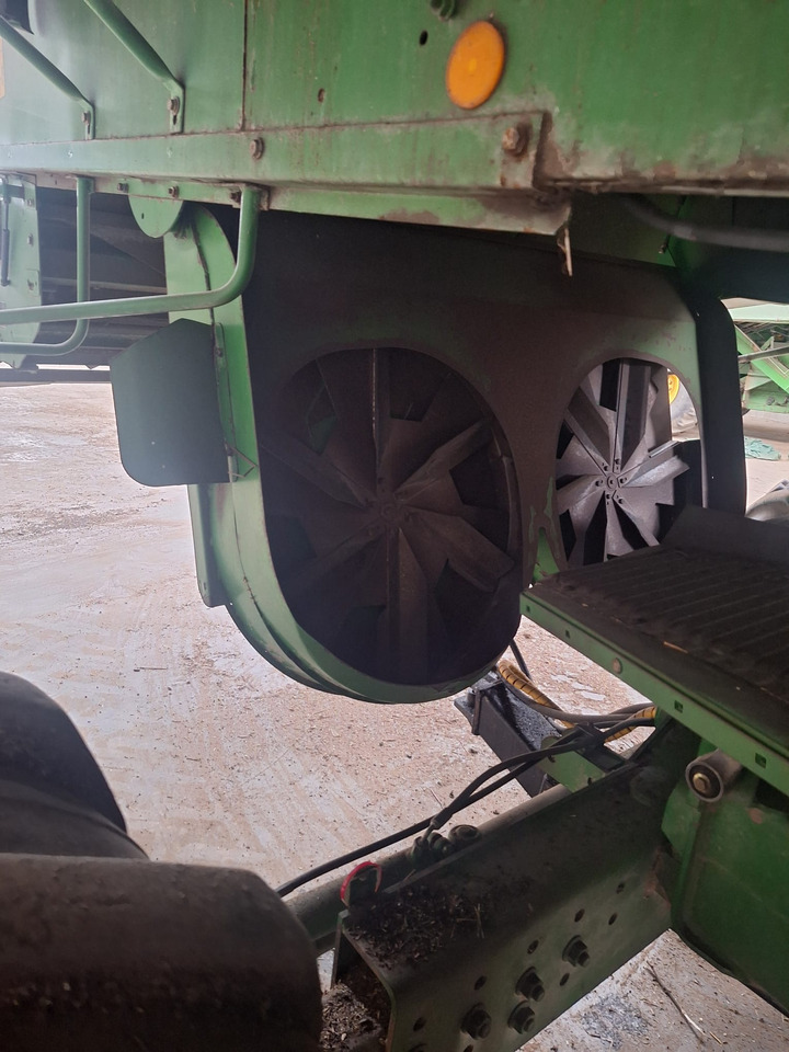 JOHN DEERE T670 - Moissonneuse-batteuse: photos 5 JOHN DEERE T670 - Moissonneuse-batteuse: photos 5