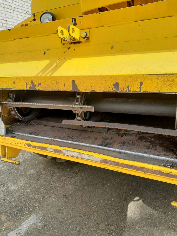 New Holland TC5070 - Moissonneuse-batteuse: photos 5 New Holland TC5070 - Moissonneuse-batteuse: photos 5