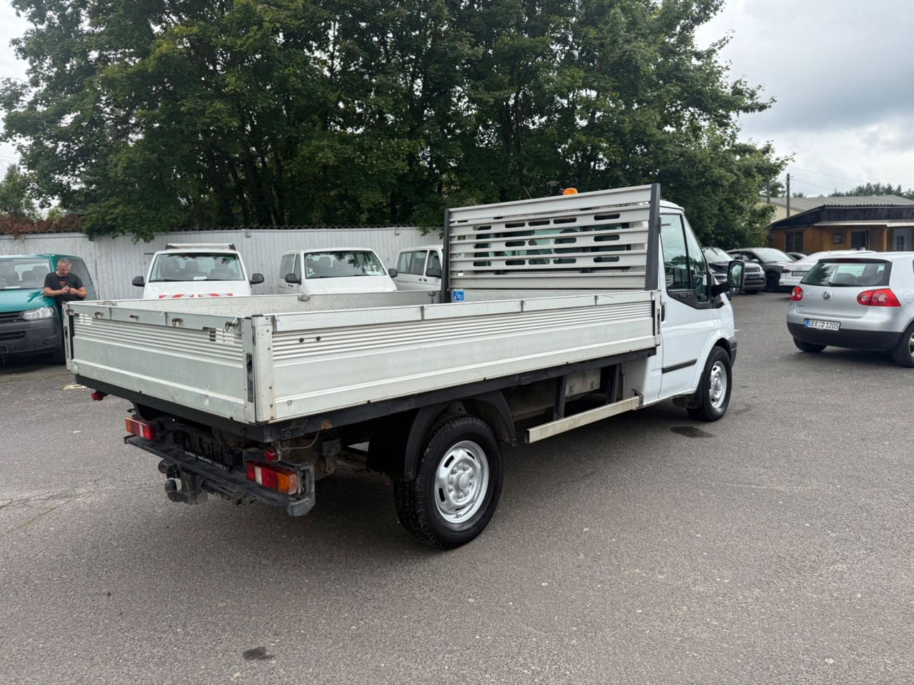 Ford Transit Pritsche FT 350 M Einzelkabine 110 KM - Utilitaire plateau: photos 4 Ford Transit Pritsche FT 350 M Einzelkabine 110 KM - Utilitaire plateau: photos 4