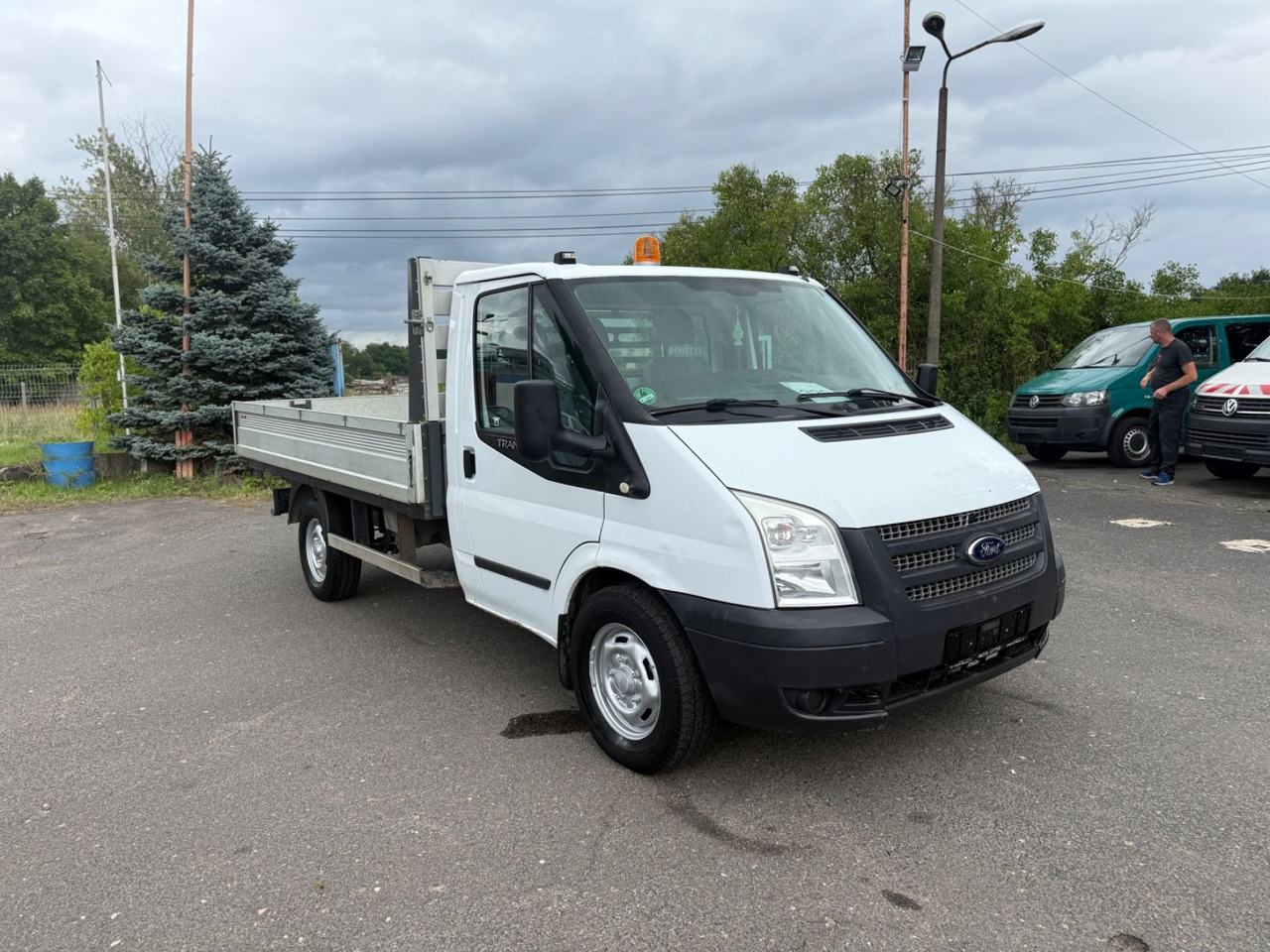 Ford Transit Pritsche FT 350 M Einzelkabine 110 KM - Utilitaire plateau: photos 2 Ford Transit Pritsche FT 350 M Einzelkabine 110 KM - Utilitaire plateau: photos 2