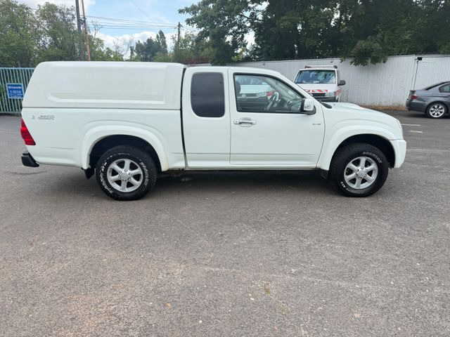 Isuzu D-Max Single Cab Basis 4WD - SUV: photos 3 Isuzu D-Max Single Cab Basis 4WD - SUV: photos 3