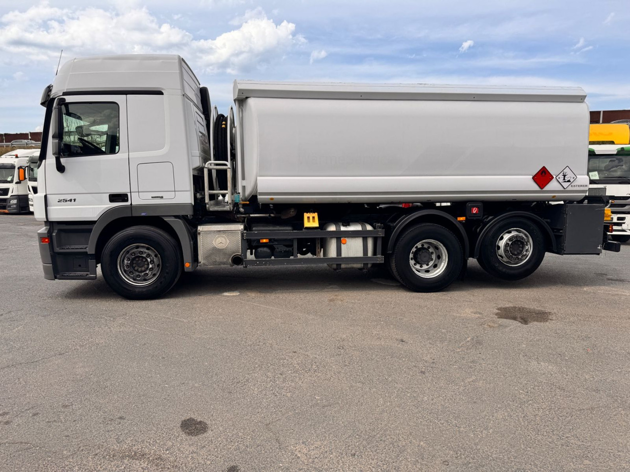 Camion citerne Mercedes-Benz Actros 2541 Tankwagen: photos 6 Camion citerne Mercedes-Benz Actros 2541 Tankwagen: photos 6