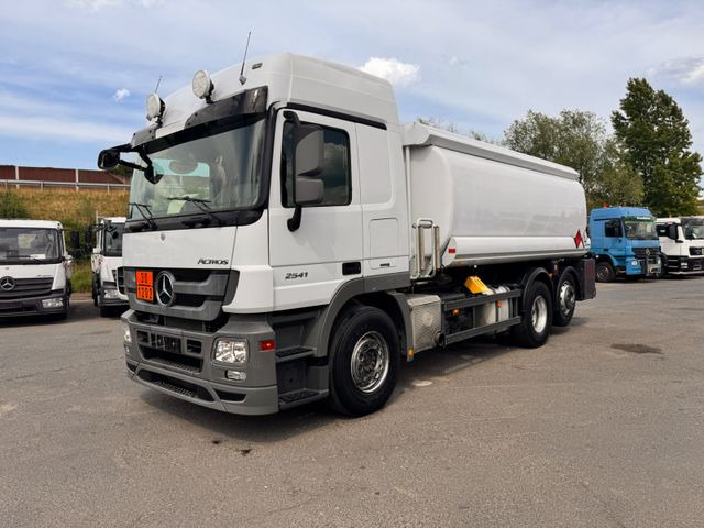 Mercedes-Benz Actros 2541 Tankwagen - Camion citerne: photos 3 Mercedes-Benz Actros 2541 Tankwagen - Camion citerne: photos 3
