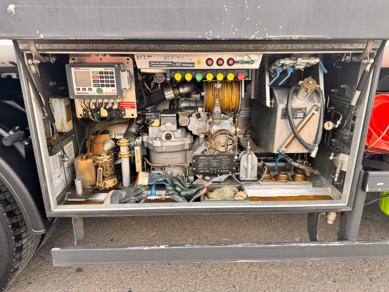 Camion citerne Mercedes-Benz Actros 2541 Tankwagen: photos 7 Camion citerne Mercedes-Benz Actros 2541 Tankwagen: photos 7