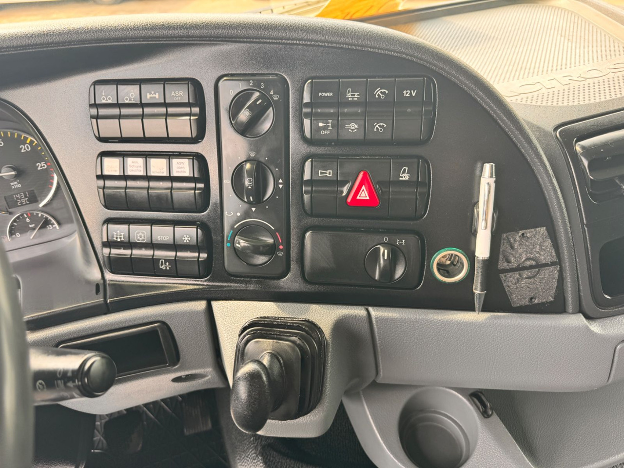 Camion citerne Mercedes-Benz Actros 2541 Tankwagen: photos 12 Camion citerne Mercedes-Benz Actros 2541 Tankwagen: photos 12