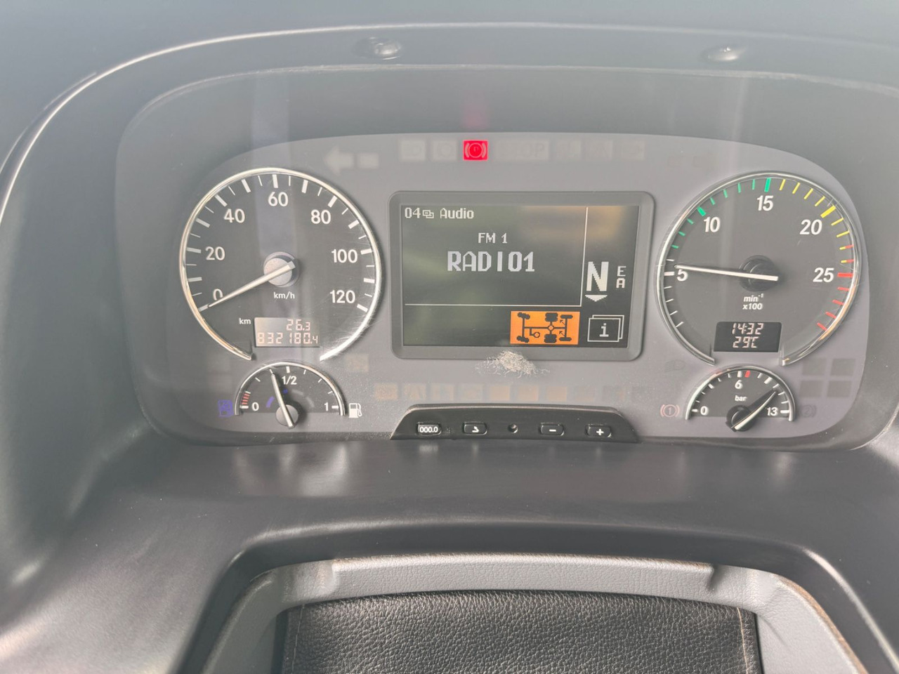 Camion citerne Mercedes-Benz Actros 2541 Tankwagen: photos 13 Camion citerne Mercedes-Benz Actros 2541 Tankwagen: photos 13