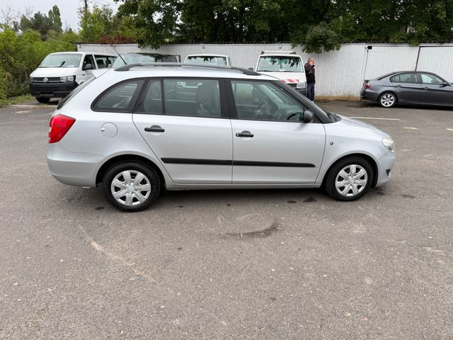 Skoda Fabia Combi Cool Edition - Voiture break: photos 4 Skoda Fabia Combi Cool Edition - Voiture break: photos 4