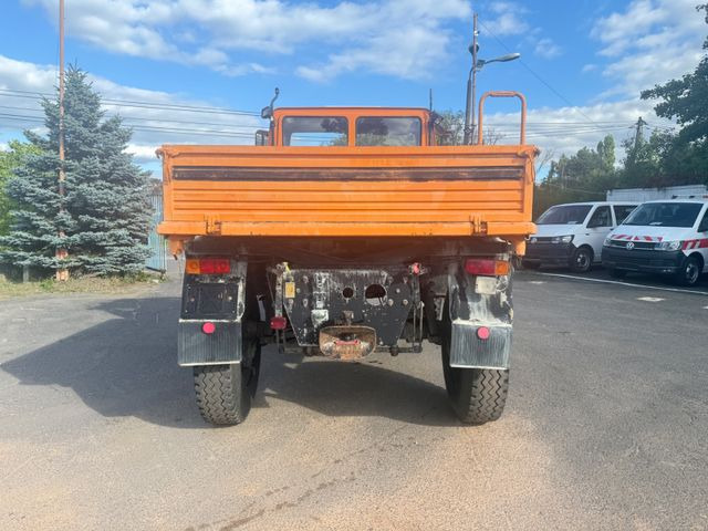 Unimog 2100 4x4 - Camion plateau: photos 4 Unimog 2100 4x4 - Camion plateau: photos 4