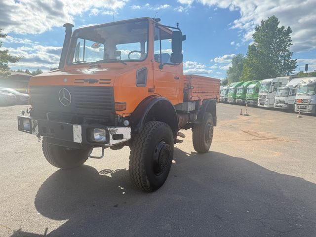 Unimog 2100 4x4 - Camion plateau: photos 3 Unimog 2100 4x4 - Camion plateau: photos 3