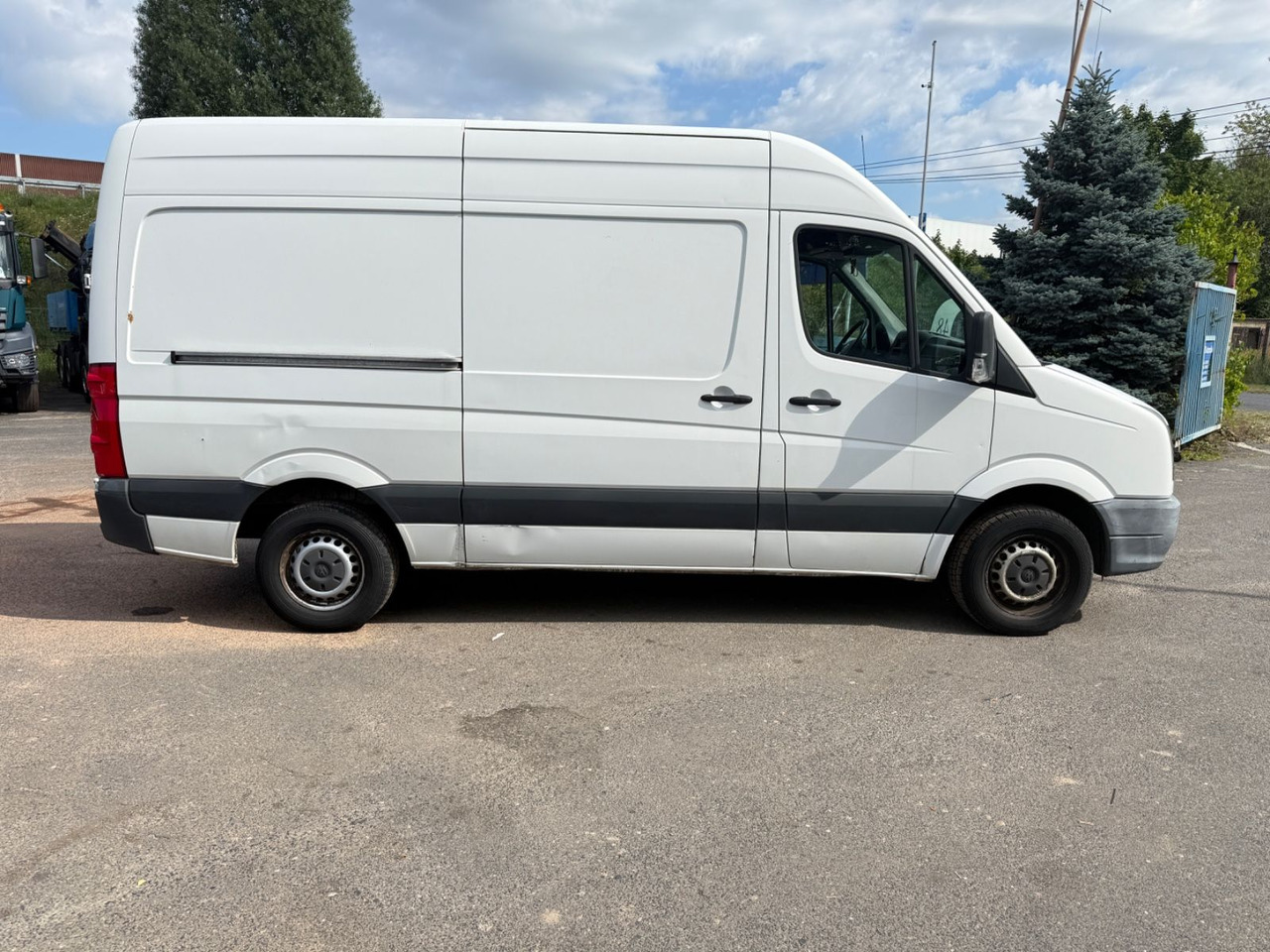 Volkswagen Crafter Kasten 35 mittel L2H2 Hochdach - Fourgon utilitaire: photos 5 Volkswagen Crafter Kasten 35 mittel L2H2 Hochdach - Fourgon utilitaire: photos 5
