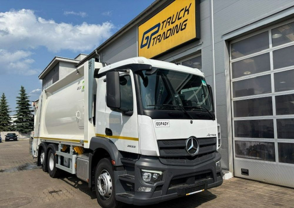 Mercedes-Benz Actros - Benne à ordures ménagères: photos 3 Mercedes-Benz Actros - Benne à ordures ménagères: photos 3