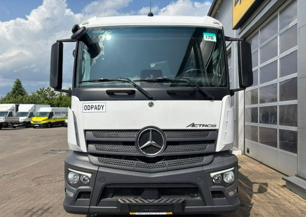 Mercedes-Benz Actros - Benne à ordures ménagères: photos 2 Mercedes-Benz Actros - Benne à ordures ménagères: photos 2