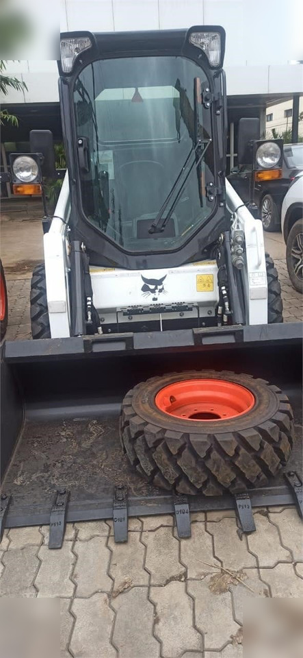 BOBCAT S450 - Mini chargeuse: photos 3 BOBCAT S450 - Mini chargeuse: photos 3