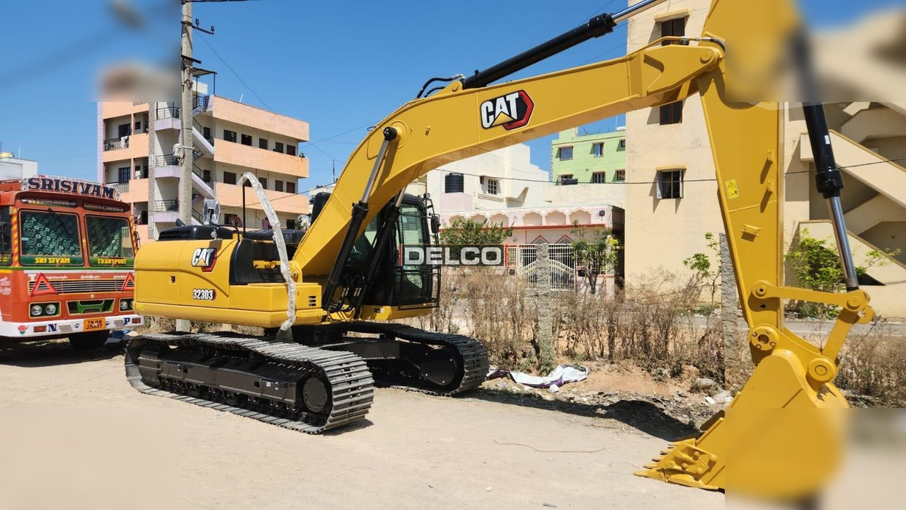 Pelle sur chenille neuf CATERPILLAR 323D3: photos 9