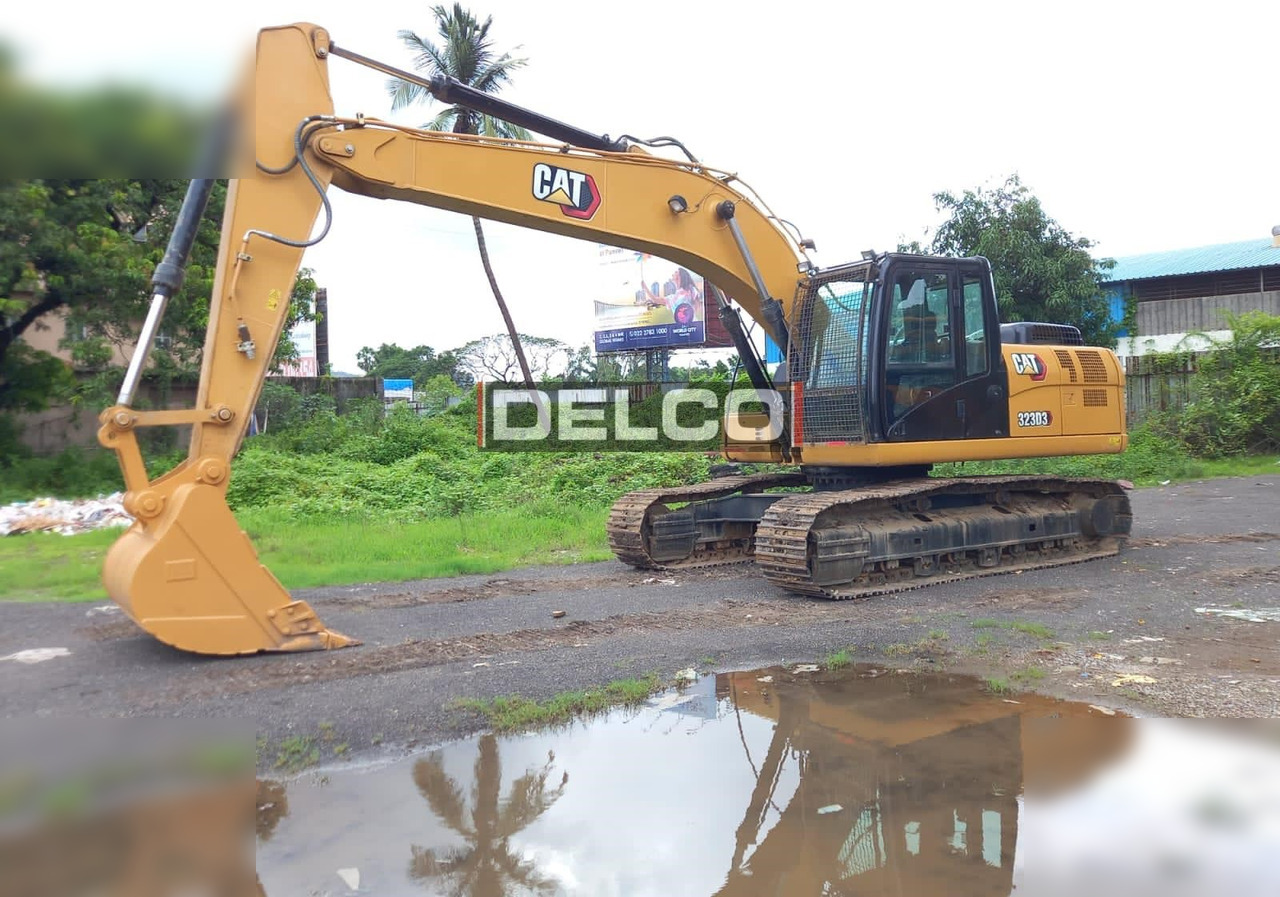 CATERPILLAR 323D3 - Pelle sur chenille: photos 3 CATERPILLAR 323D3 - Pelle sur chenille: photos 3
