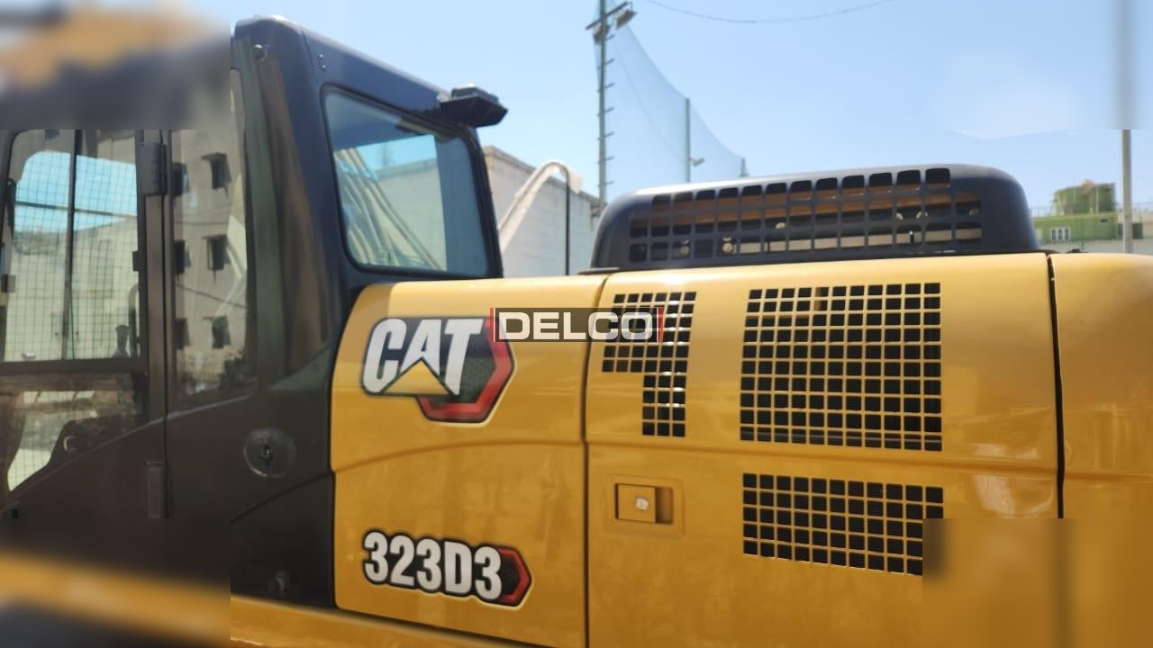 CATERPILLAR 323D3 - Pelle sur chenille: photos 5 CATERPILLAR 323D3 - Pelle sur chenille: photos 5