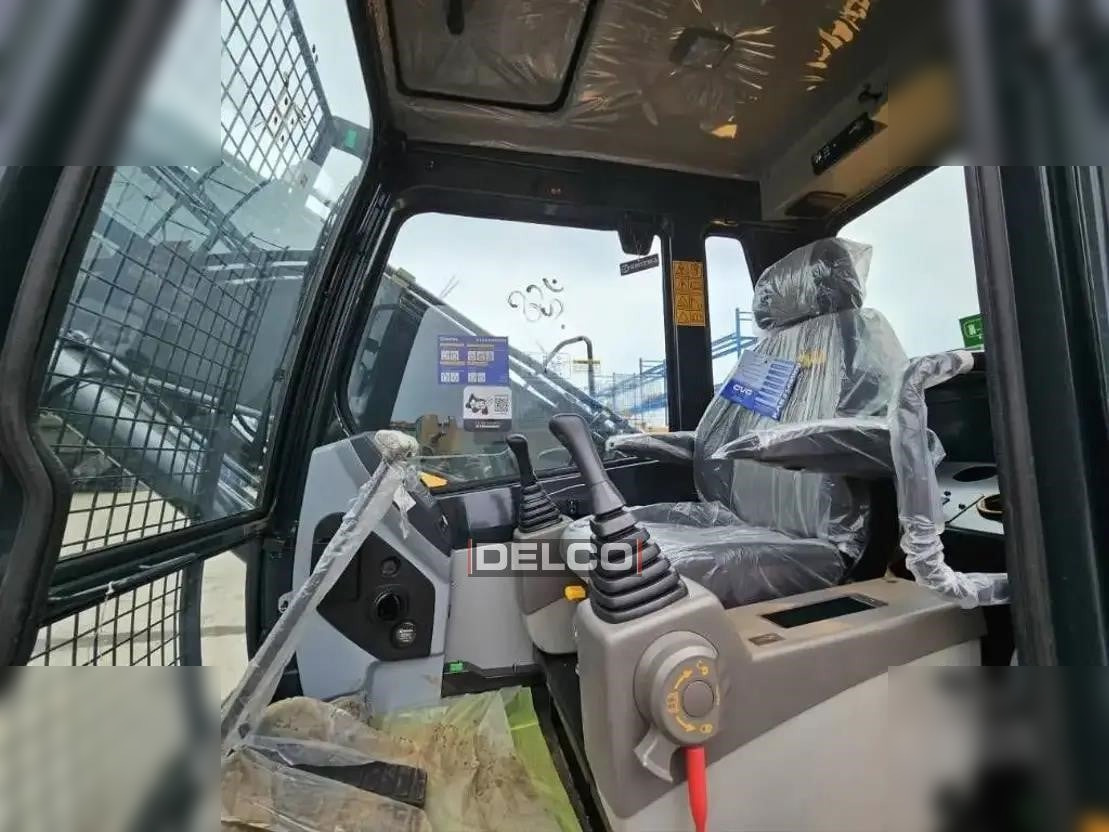 Pelle sur chenille neuf HYUNDAI ROBEX 215L SMART: photos 12