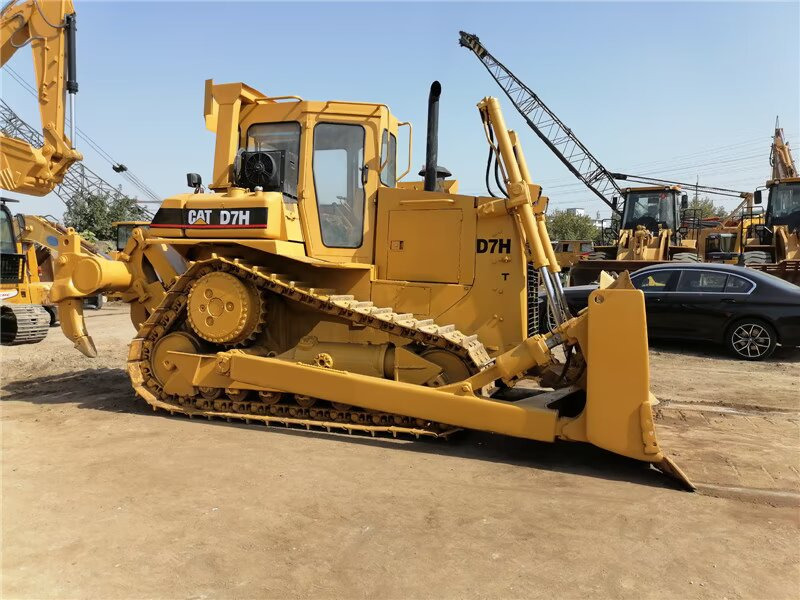 CAT D7H - Bulldozer: photos 2 CAT D7H - Bulldozer: photos 2