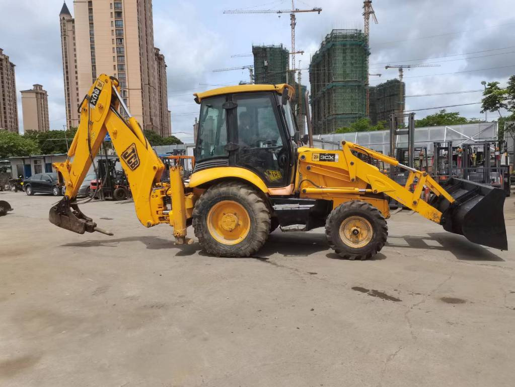 JCB 3CX - Tractopelle: photos 1 JCB 3CX - Tractopelle: photos 1