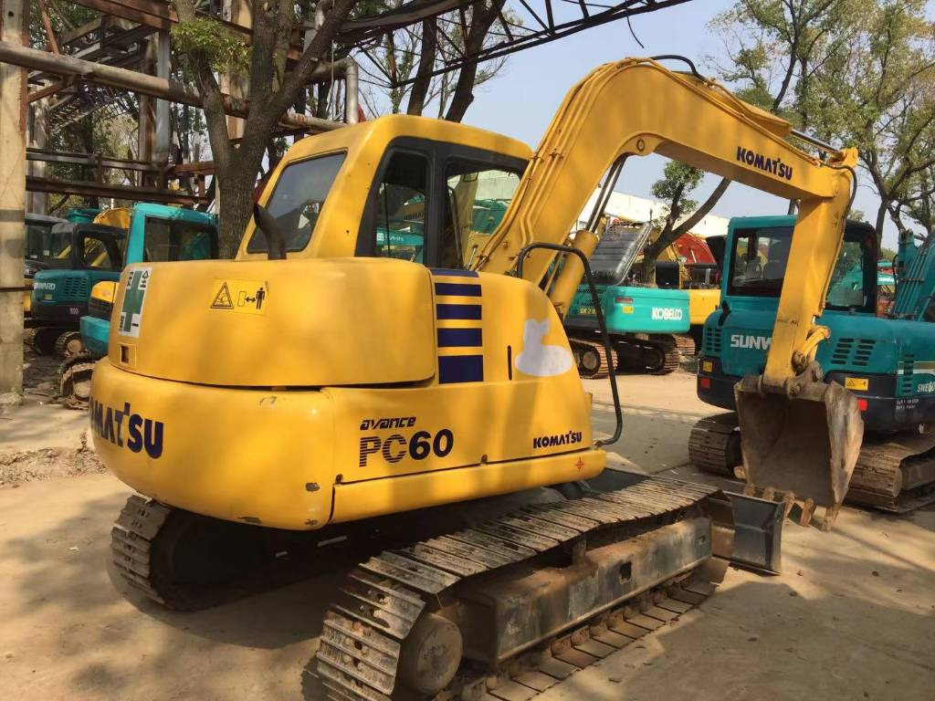 Komatsu PC60 - Mini pelle: photos 1 Komatsu PC60 - Mini pelle: photos 1