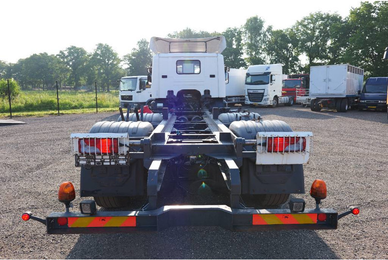 Scania P 230 Euro 5 6x2*4 TOP!! Retarder right hand steer - Châssis cabine: photos 4 Scania P 230 Euro 5 6x2*4 TOP!! Retarder right hand steer - Châssis cabine: photos 4