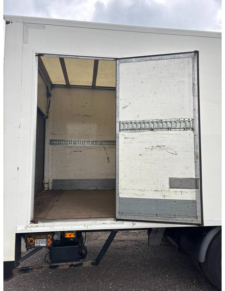 Camion fourgon Volvo FL 12.240 laadklep Euro 5 automaat NL truck: photos 12