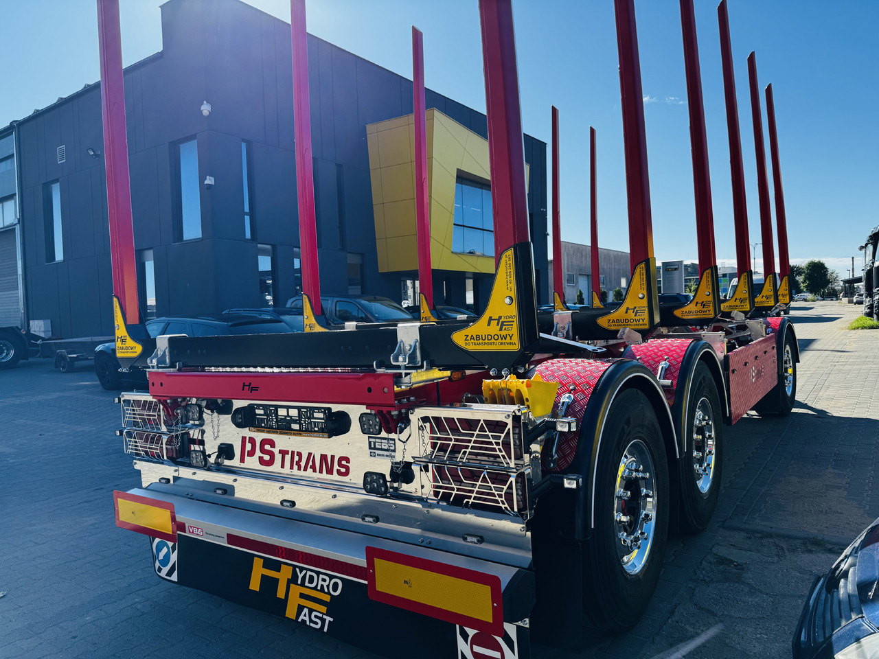 HYDROFAST Przyczepa 3 osiowa / 3 axles timber transport trailer / Remorque à 3 essieux pour le transport de bois / 3-Achs-Rungenanhänger / 3-tengelyes-rönkszállító-pótkocsi / Remorcă pentru transportul lemnului - Remorque grumier: photos 3 HYDROFAST Przyczepa 3 osiowa / 3 axles timber transport trailer / Remorque à 3 essieux pour le transport de bois / 3-Achs-Rungenanhänger / 3-tengelyes-rönkszállító-pótkocsi / Remorcă pentru transportul lemnului - Remorque grumier: photos 3