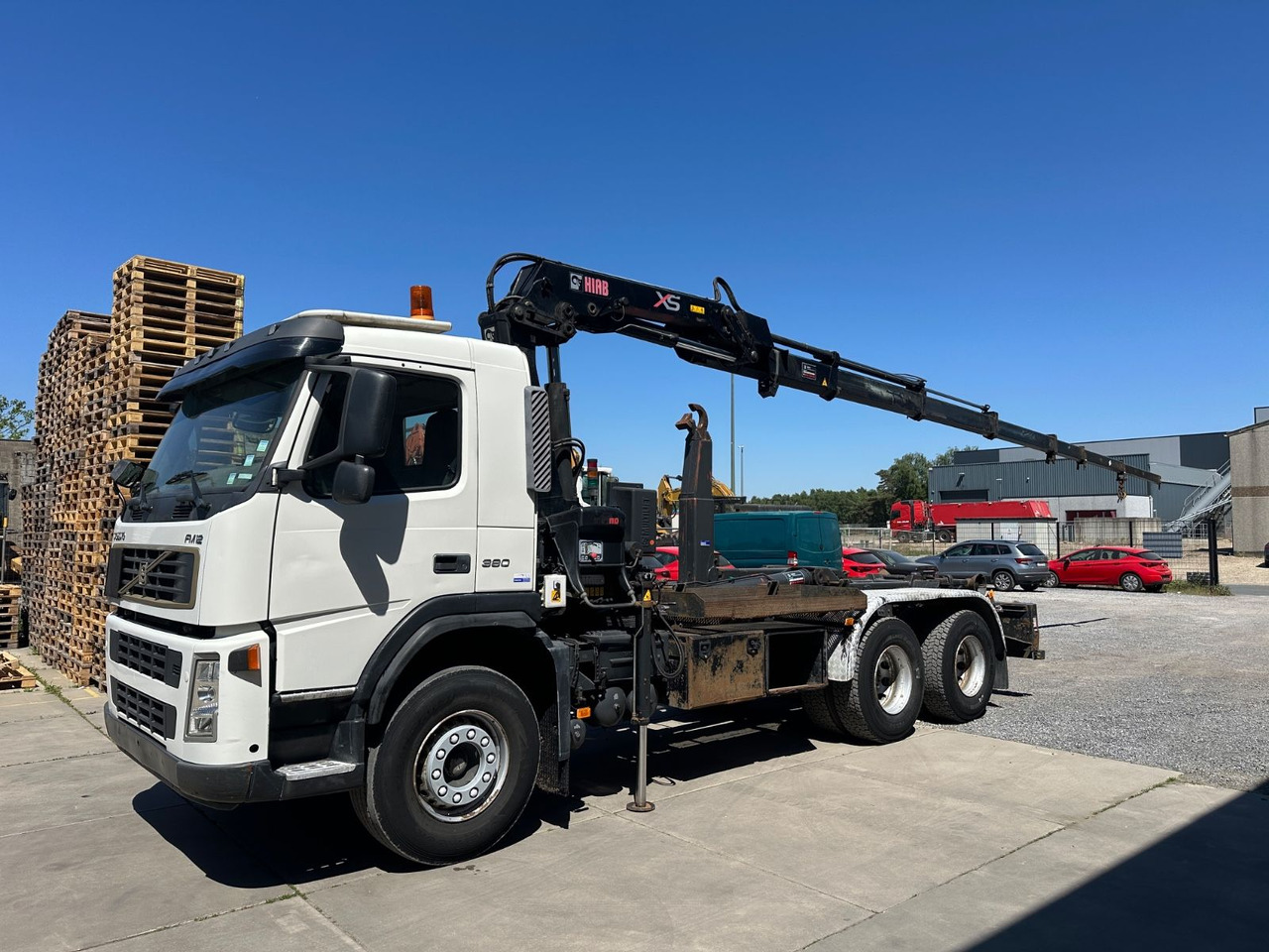 Volvo FM12 380 Hiab 144E-3 - Camion ampliroll: photos 1 Volvo FM12 380 Hiab 144E-3 - Camion ampliroll: photos 1