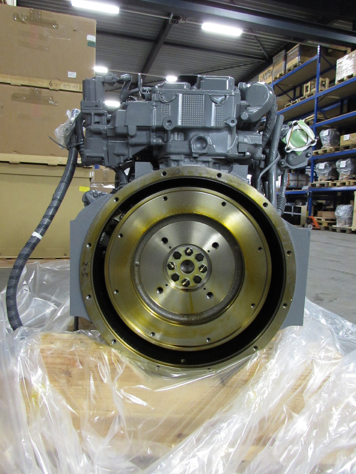 Isuzu 4JJ1XYSS-01 - Moteur pour Pelle: photos 2 Isuzu 4JJ1XYSS-01 - Moteur pour Pelle: photos 2