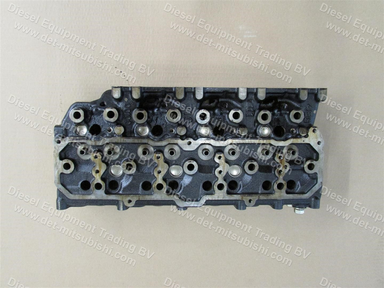 MITSUBISHI HEAD ASM; CYLINDER D04EG (W/O VALVES) - Culasse pour Matériel industriel: photos 1 MITSUBISHI HEAD ASM; CYLINDER D04EG (W/O VALVES) - Culasse pour Matériel industriel: photos 1