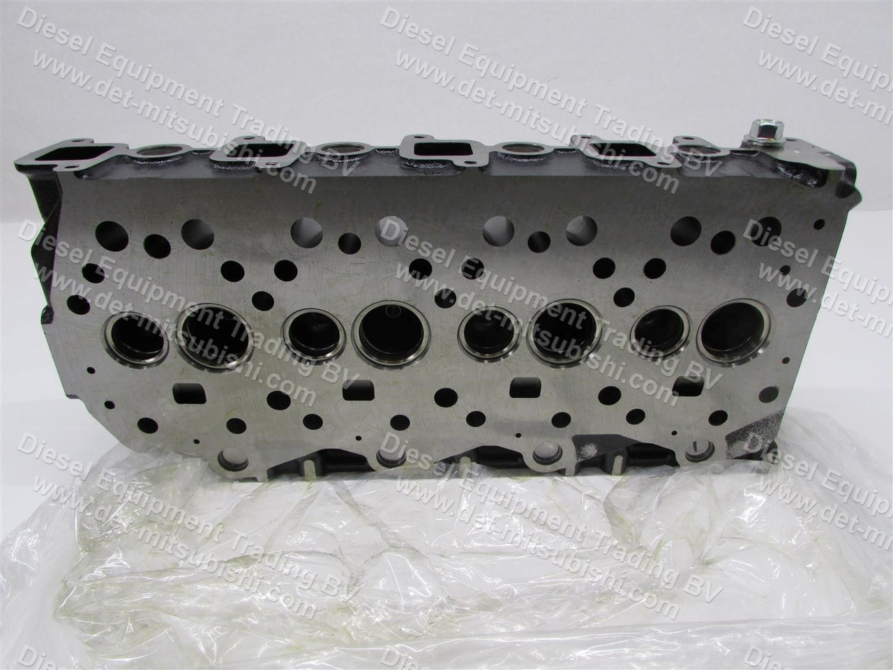 MITSUBISHI HEAD ASM; CYLINDER S4S INDIRECT (W/O VALVES) - Culasse pour Matériel industriel: photos 2 MITSUBISHI HEAD ASM; CYLINDER S4S INDIRECT (W/O VALVES) - Culasse pour Matériel industriel: photos 2