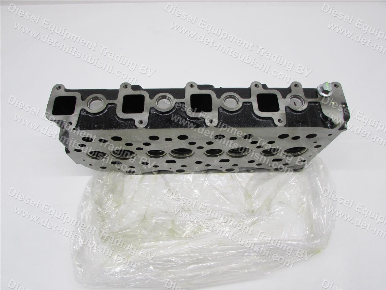 MITSUBISHI HEAD ASM; CYLINDER S4S INDIRECT (W/O VALVES) - Culasse pour Matériel industriel: photos 3 MITSUBISHI HEAD ASM; CYLINDER S4S INDIRECT (W/O VALVES) - Culasse pour Matériel industriel: photos 3