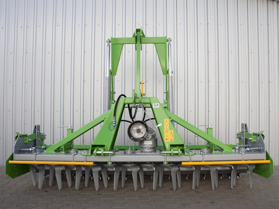 Bomet Kreiselegge / Power harrow / Herse rotative / Erpice rotante / Grada rotativa / Brona wirnikowa 3 m - Herse rotative: photos 1 Bomet Kreiselegge / Power harrow / Herse rotative / Erpice rotante / Grada rotativa / Brona wirnikowa 3 m - Herse rotative: photos 1