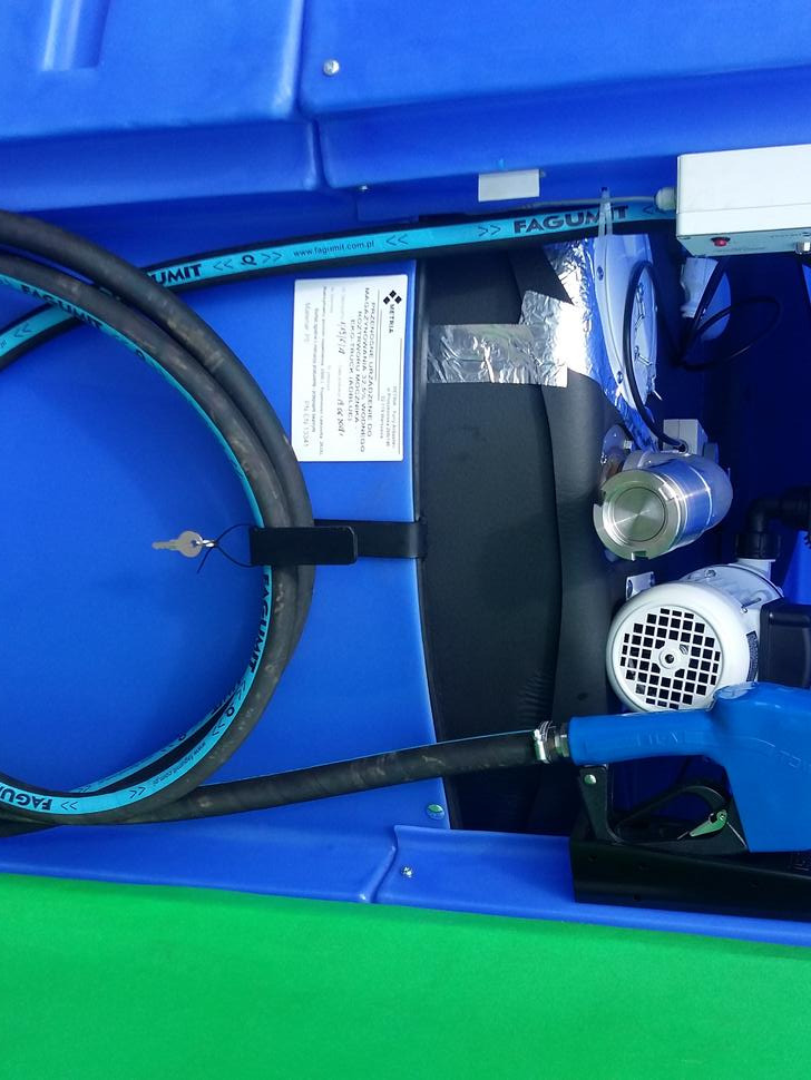 DC AdBlue tank / Cuve à AdBlue / Serbatoio per AdBlue / Бак для AdBlue / Adblue 2500 l - Cuve de stockage: photos 2 DC AdBlue tank / Cuve à AdBlue / Serbatoio per AdBlue / Бак для AdBlue / Adblue 2500 l - Cuve de stockage: photos 2