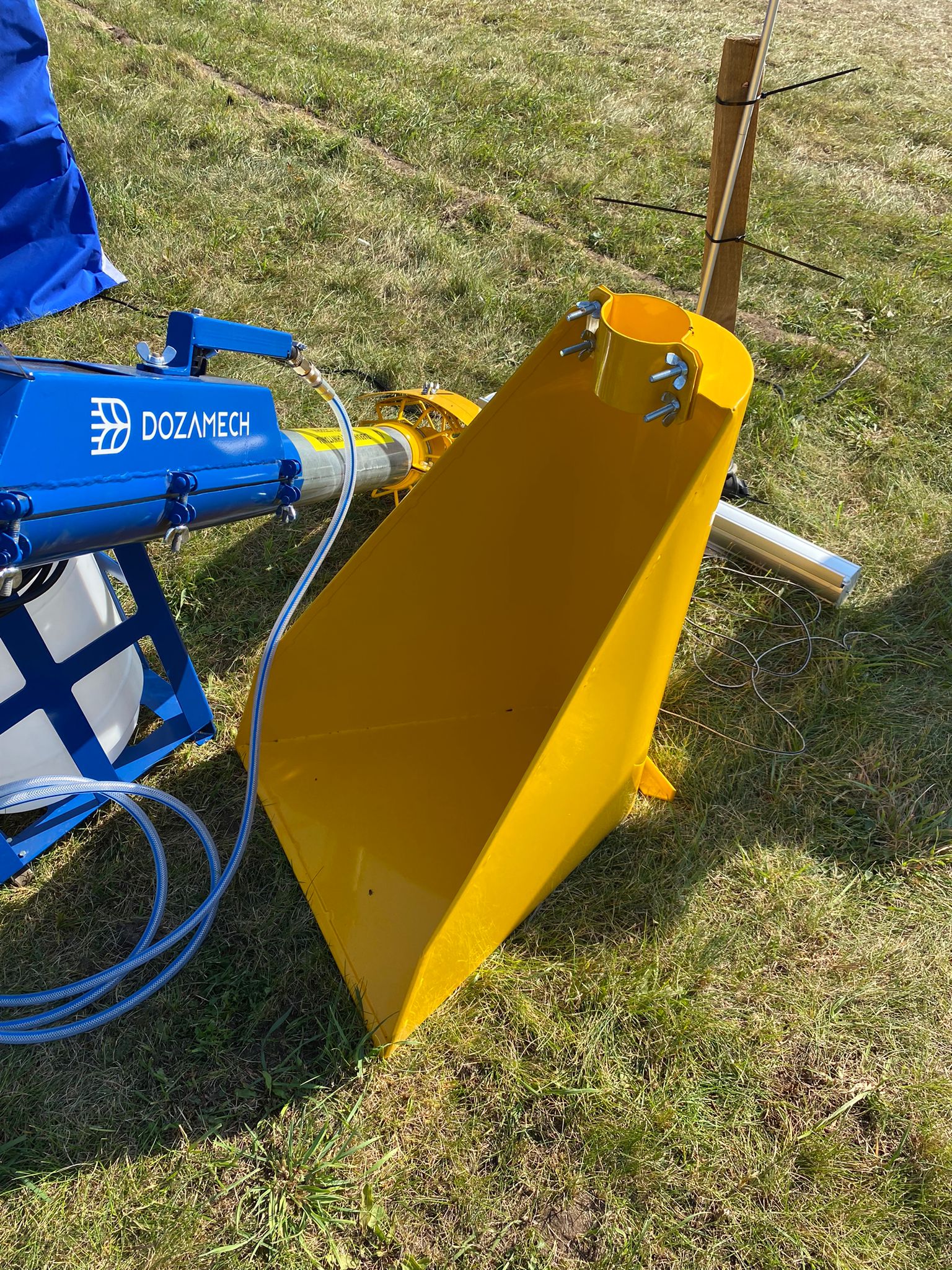 Dozamech Förderschnecke / Screw conveyor / Convoyeur a vis / Transportador de tornillo / Trasportatore a coclea / Шнековый конвейер / Przenośnik ślimakowy T-403 - Convoyeur: photos 4 Dozamech Förderschnecke / Screw conveyor / Convoyeur a vis / Transportador de tornillo / Trasportatore a coclea / Шнековый конвейер / Przenośnik ślimakowy T-403 - Convoyeur: photos 4