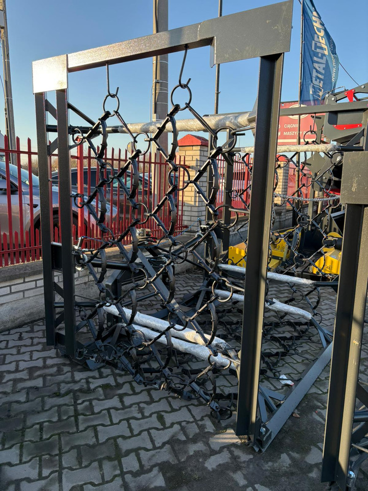 Metal-Technik Wiesenegge / Meadow harrow / Herse de prairie / Strigliatrice / Lanza de prado / Полевая волокуша / Włóka łąkowa 6 m - Herse à chaîne: photos 1 Metal-Technik Wiesenegge / Meadow harrow / Herse de prairie / Strigliatrice / Lanza de prado / Полевая волокуша / Włóka łąkowa 6 m - Herse à chaîne: photos 1