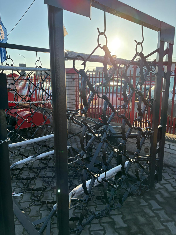 Metal-Technik Wiesenegge / Meadow harrow / Herse de prairie / Strigliatrice / Lanza de prado / Полевая волокуша / Włóka łąkowa 6 m - Herse à chaîne: photos 2 Metal-Technik Wiesenegge / Meadow harrow / Herse de prairie / Strigliatrice / Lanza de prado / Полевая волокуша / Włóka łąkowa 6 m - Herse à chaîne: photos 2