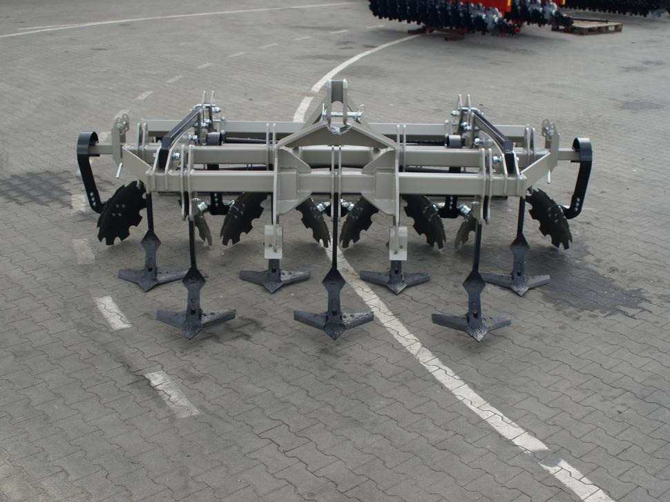 ROLEX Flügelschargrubber / Stubble cultivator / Dechaumeur à dents / Aratri stoppiatori / Стерневой культиватор / Agregat podorywkowy 3 m - Bineuse: photos 4 ROLEX Flügelschargrubber / Stubble cultivator / Dechaumeur à dents / Aratri stoppiatori / Стерневой культиватор / Agregat podorywkowy 3 m - Bineuse: photos 4