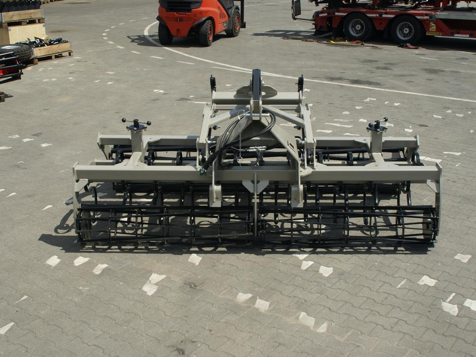 ROLEX Saatbettkombination / Cultivator / Vibroculteur combinable / Unita per coltivazione e semina / Почвообрабатывающий посевной агрегат / Agregat uprawowo-siewny 3 m - Combiné de semis: photos 3 ROLEX Saatbettkombination / Cultivator / Vibroculteur combinable / Unita per coltivazione e semina / Почвообрабатывающий посевной агрегат / Agregat uprawowo-siewny 3 m - Combiné de semis: photos 3