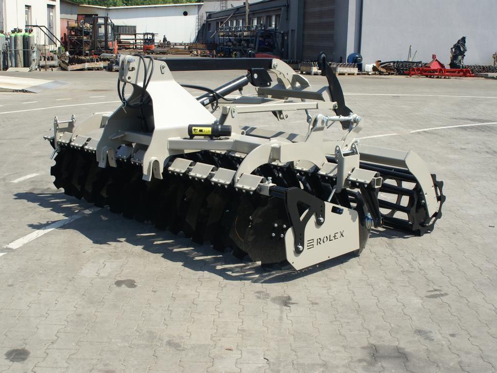 Rolex Scheibenegge / Disc harrow with hydropack / Déchaumeur à disques avec support semoir / Erpice a dischi / Cultivador de discos con hydropack / Дисковая борона с гидропаком 3 m - Cover crop: photos 1 Rolex Scheibenegge / Disc harrow with hydropack / Déchaumeur à disques avec support semoir / Erpice a dischi / Cultivador de discos con hydropack / Дисковая борона с гидропаком 3 m - Cover crop: photos 1