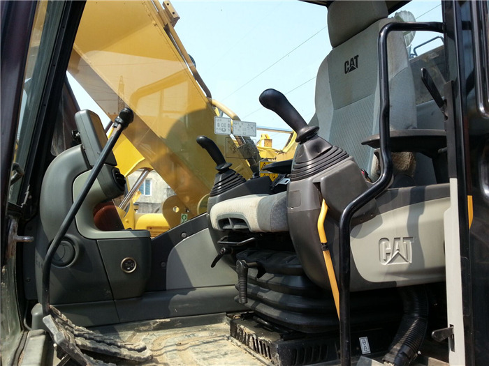 CATERPILLAR 315D - Pelle sur chenille: photos 5 CATERPILLAR 315D - Pelle sur chenille: photos 5