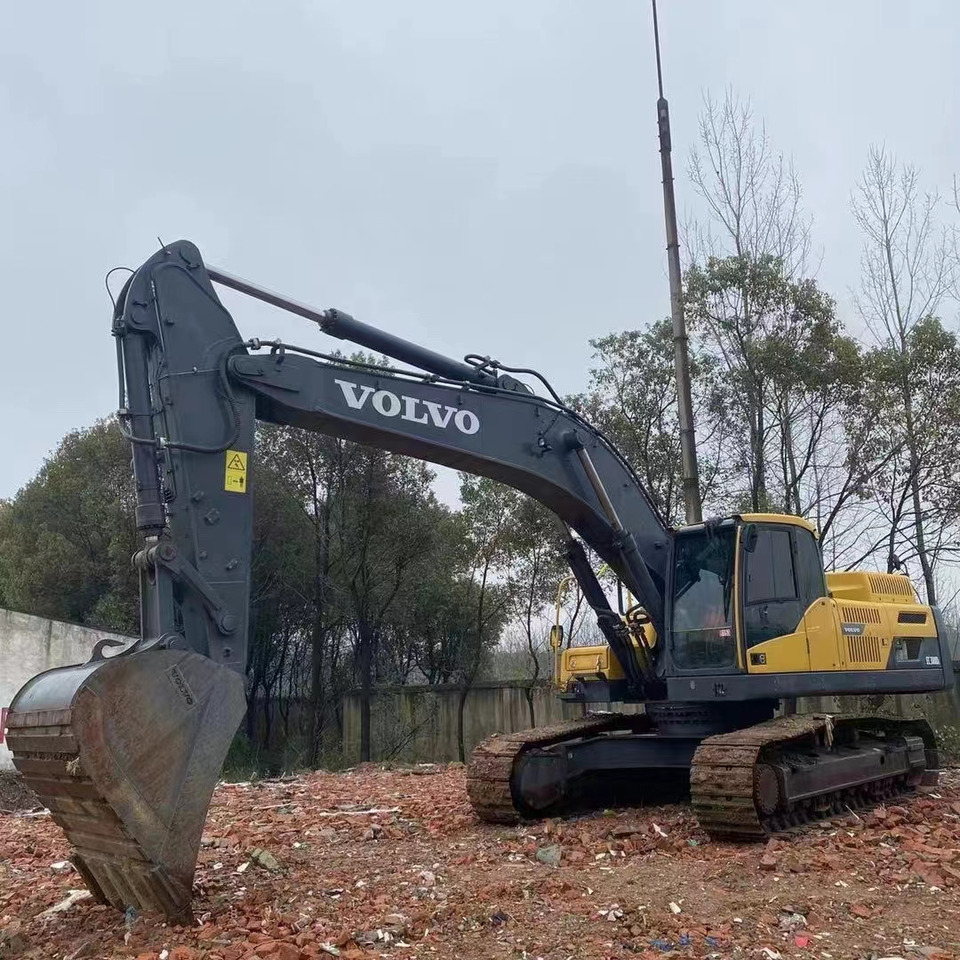 VOLVO EC380 - Pelle sur chenille: photos 1 VOLVO EC380 - Pelle sur chenille: photos 1