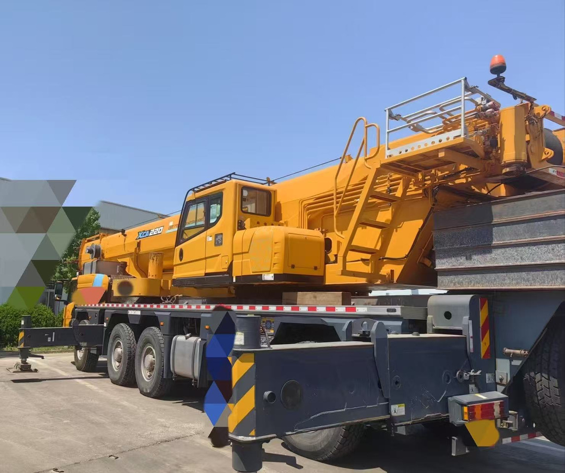 XCMG XCA130L7C - Grue tout-terrain: photos 4 XCMG XCA130L7C - Grue tout-terrain: photos 4